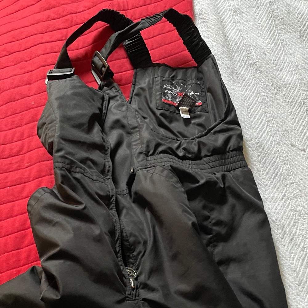 Boy’s snow pants, bib style
